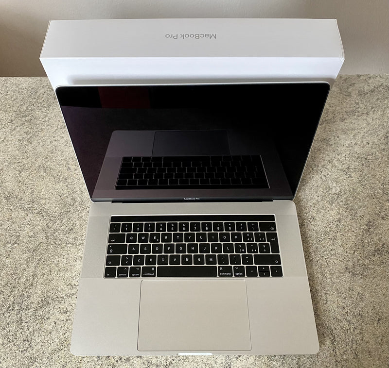 MacBook Pro 15" Retina 1 TB Argento