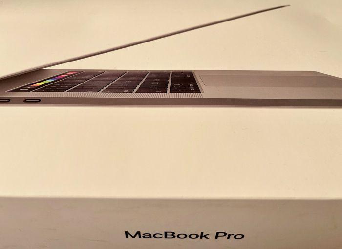 MacBook Pro 15" 1 TB Grigio Siderale